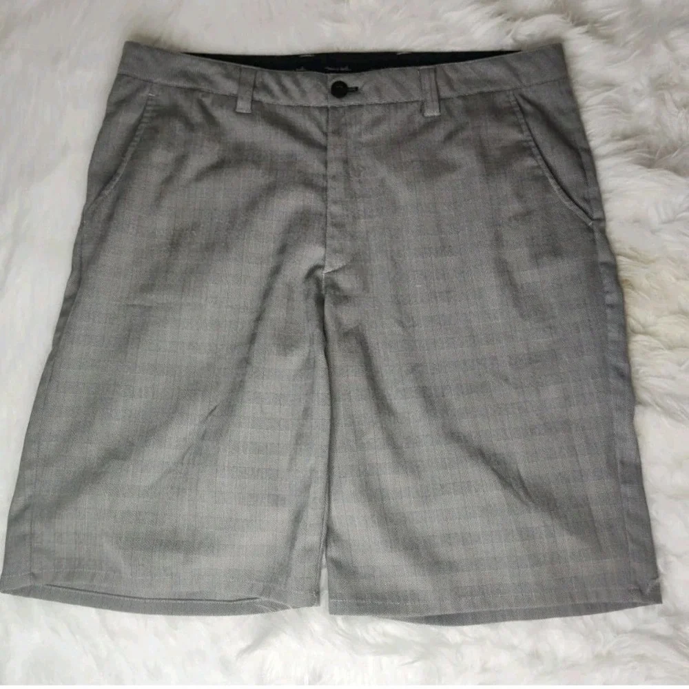 Travis Mathew Golf Shorts Men 36 Grey Textured Performance Flat Front 5‎ Pocket